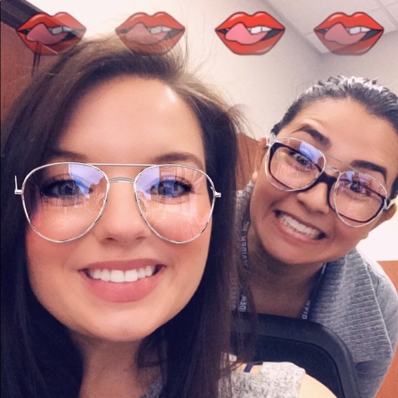 Meet your Posher, Jana - Picture 1 of 1